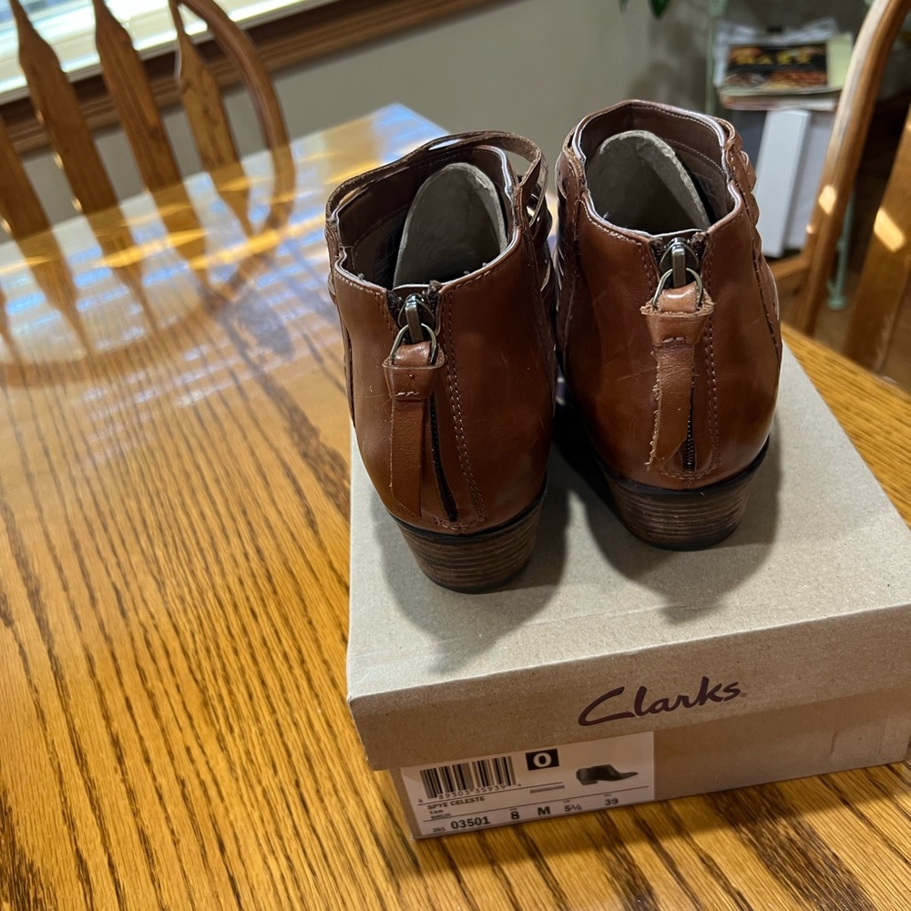 Clarks Spye Celeste Tan Ankle Boot Sz 8 - Picture 3 of 6